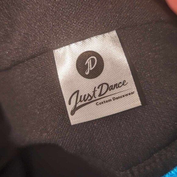 ✨ Custom 2-Piece Dance Costume – Child Medium (8/10) ✨ - Picture 3 of 5